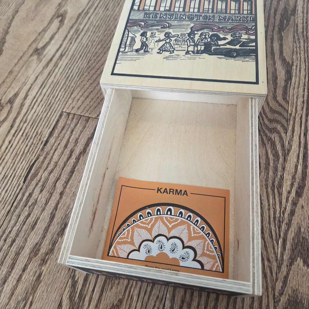 Lush Cosmetics -  2017 Limited Edition - Karma Wooden Box - Picture 5 of 8